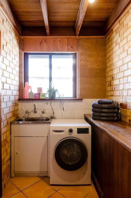Beachy Sleeps! Eco Friendly Family Retreat Chalet
